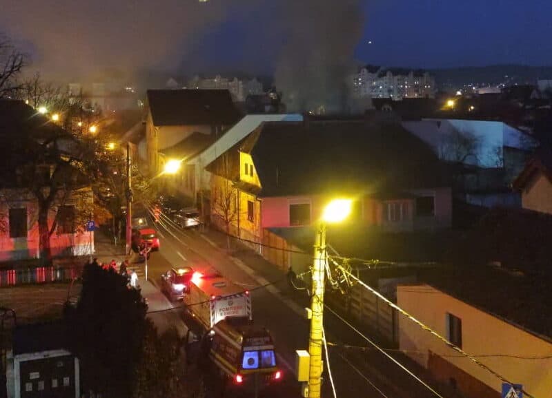 incendiu devastator la sibiu: flăcări aproape de o școală - foto inclusă