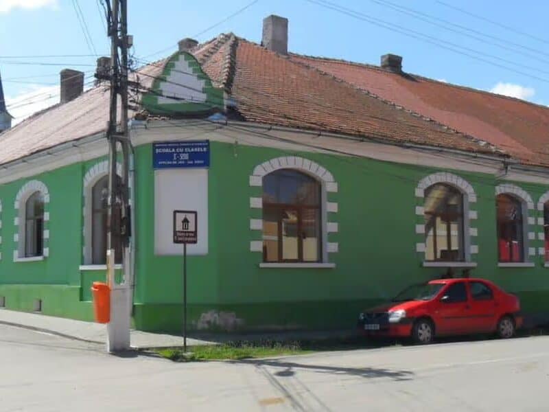apoldu de jos: polițiști acuzați de abuzuri asupra copiilor într-o clasă școlară