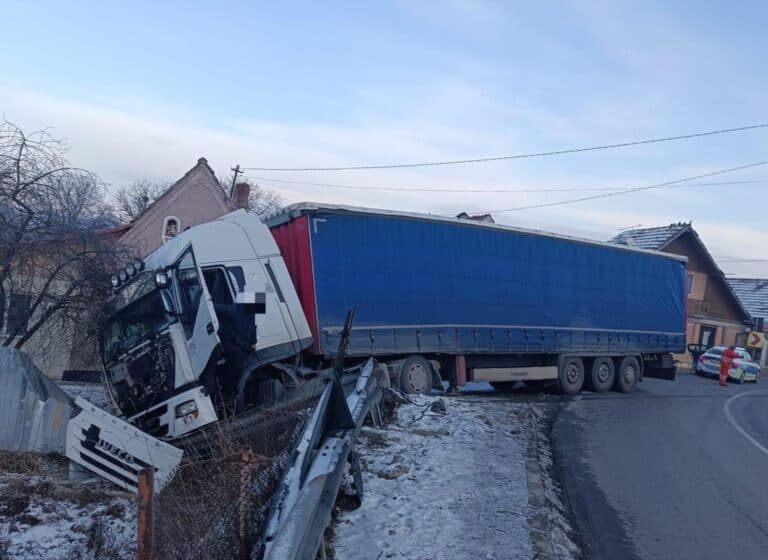 accident pe dn1 la scoreiu: restricții de trafic în zonă