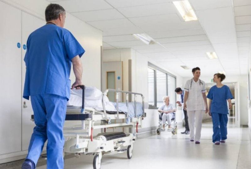 gripa face o nouă victimă la sibiu: un bărbat de 72 de ani, nevaccinat