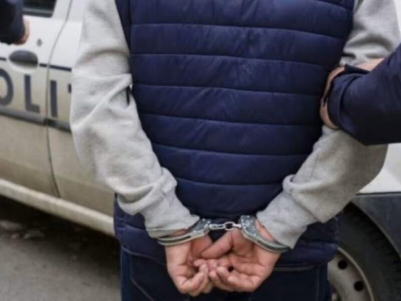 bărbat nevăzător agresat brutal de trei indivizi pe stradă în sibiu, salvat de trecători