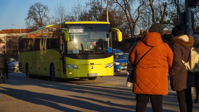 tragedie pe calea dumbrăvii: un sibian de 43 de ani a decedat într-un autobuz