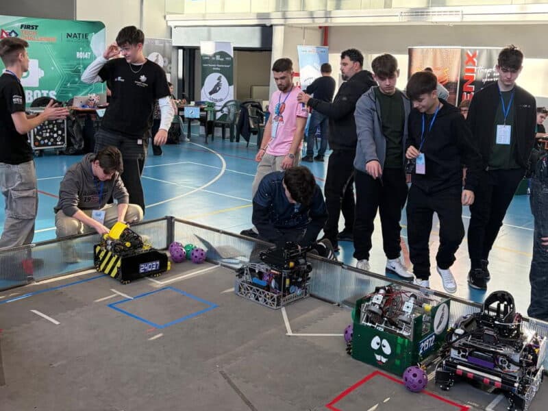 zeci de echipe de robotică din țară s-au reunit la mediaș: descoperă câștigătorii