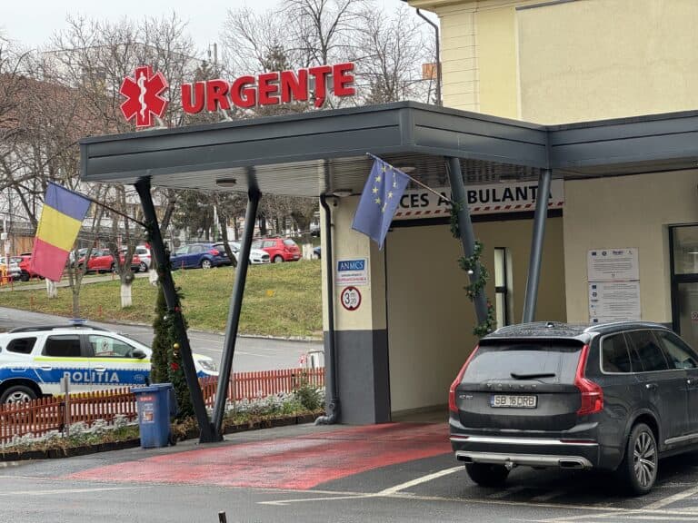 biciclista lovită de un șofer fugar se află în stare critică și a fost transferată la ati
