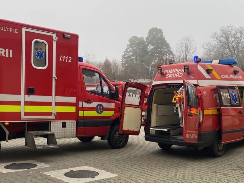 accident serios între săcel și săliște: două persoane blocate în vehicul