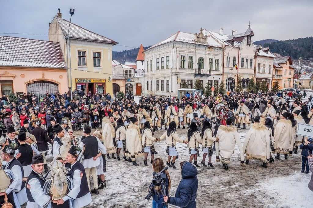 Descoperă Mărginimea Sibiului: ce mâncăm, ce vizităm și unde ne cazăm când ajungem la Jina 2 descoperă mărginimea sibiului: ce mâncăm, ce vizităm și unde ne cazăm când ajungem la jina