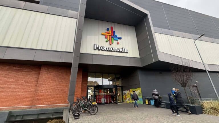 sibian prins în flagrant după ce a încercat să mituiască un polițist cu 2.000 de euro la mall