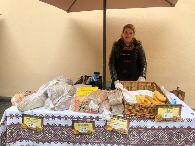 întoarcerea pieței volante în curtea cj sibiu: produse locale proaspete pentru comunitate