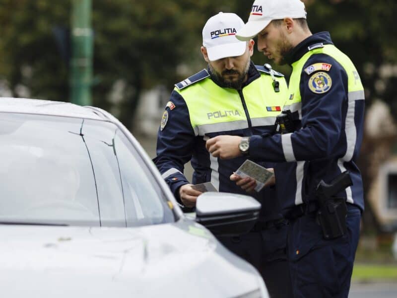 tânăr din buia surprins la volanul unei mașini neînmatriculate