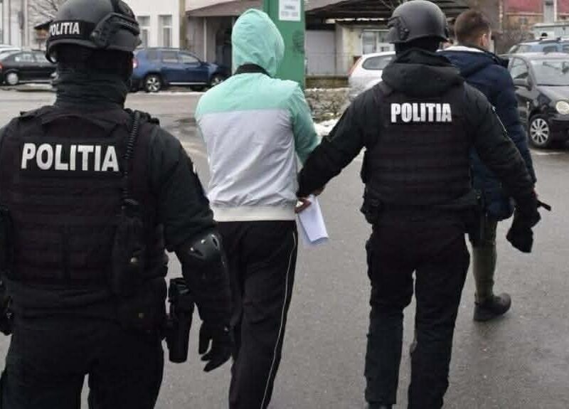 tâlharii care au jefuit un tânăr în șelimbăr, arestați preventiv: durata detenției acestora