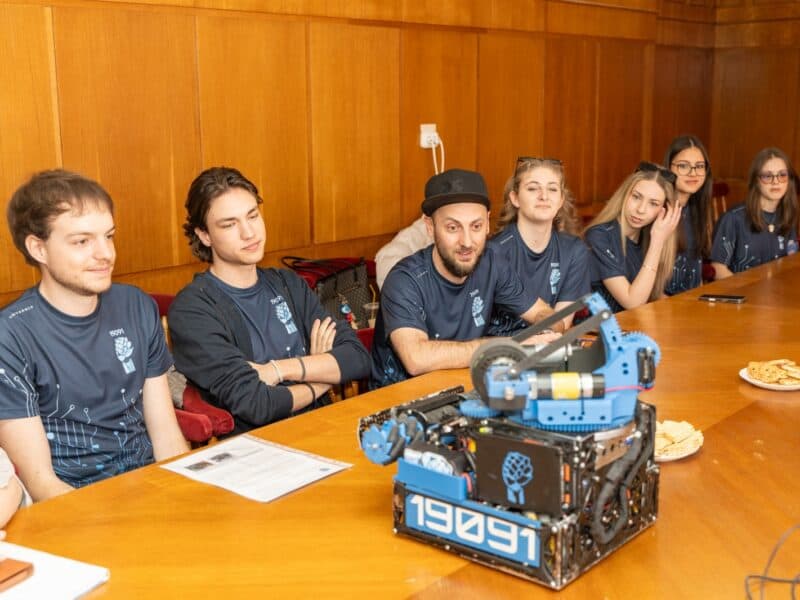 echipa de robotică „the resistance” premiată de municipalitatea din mediaș pentru participarea la etapa europeană