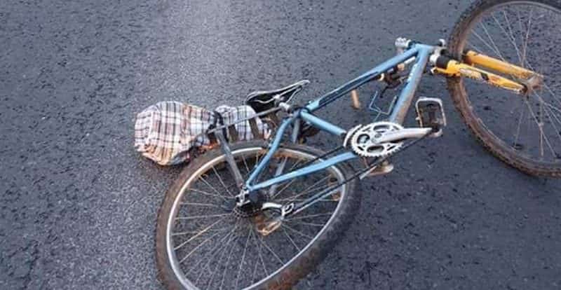 accident în centrul sibiului: un tânăr căzut de pe bicicletă în piața unirii, preluat de smurd