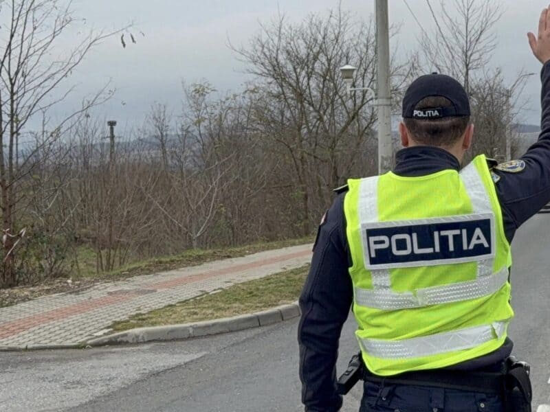 circulație blocată la copșa mică din cauza unui tir defect
