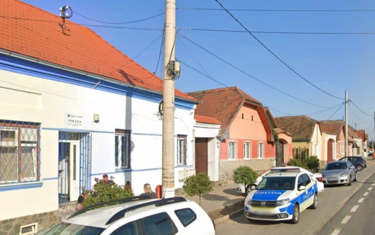 pedeapsa polițiștilor implicați în agresiunea a doi copii la școala din apoldu de jos