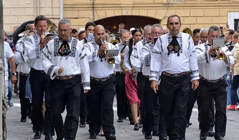 creșterea fenomenului: tot mai mulți sași părăsesc germania și revin în satele din sibiu