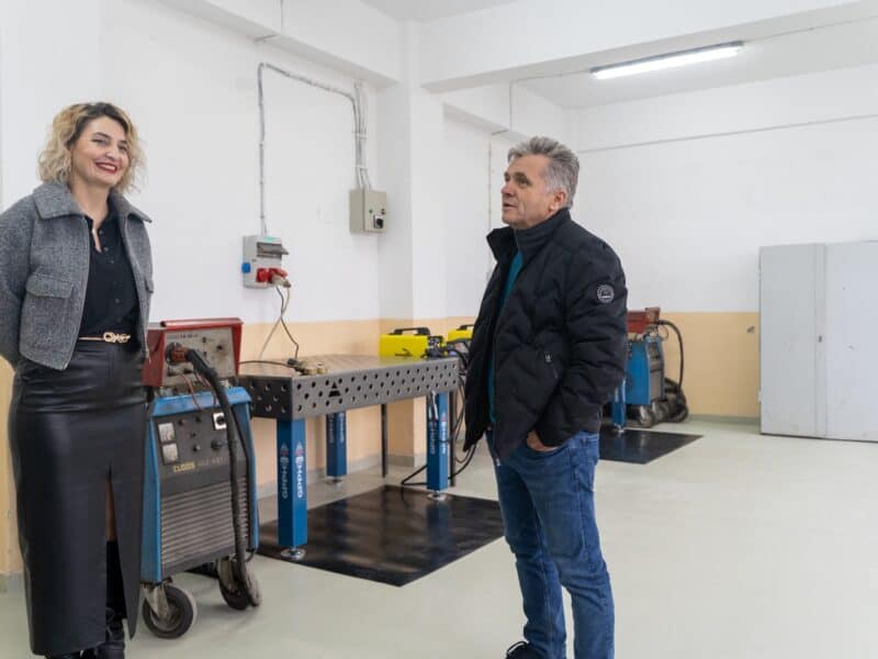 transformare semnificativă la un liceu din mediaș: investiții în educația tehnologică