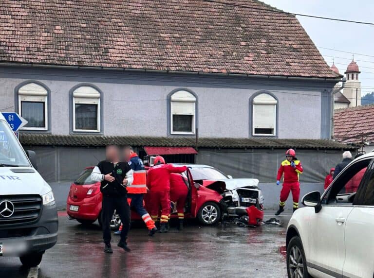 accident pe dn14 la șeica mare: trafic blocat și imagini de la fața locului