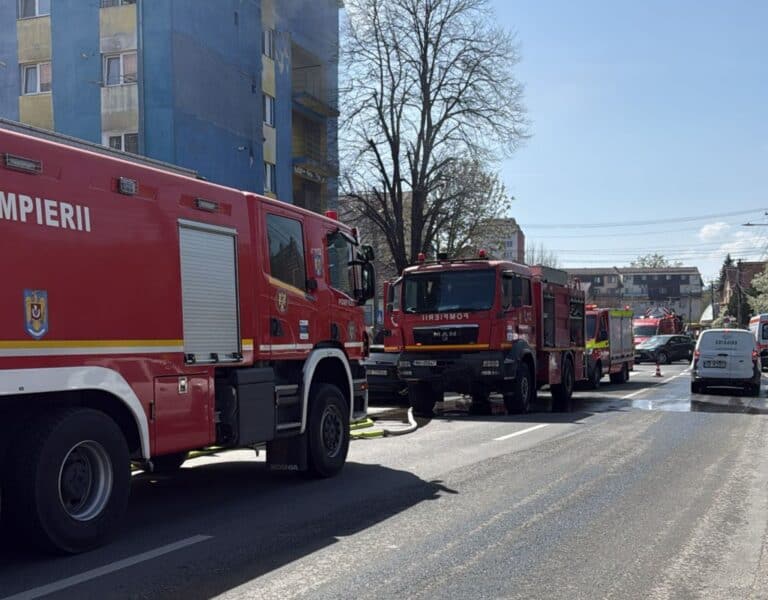 incendiu într-un apartament din blocul vasile aaron