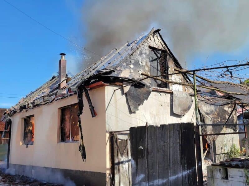 incendiu devastator în moșna: o casă distrusă de flăcări în câteva minute, imagini surprinse