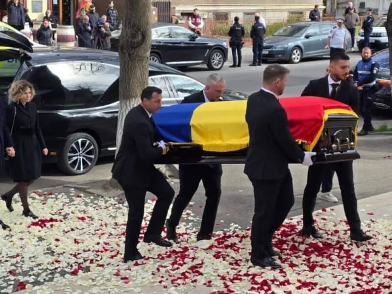 mircea lucescu înmormântat vineri cu onoruri militare la cimitirul bellu din bucurești