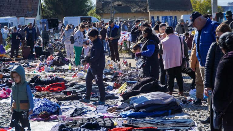razie în oborul din sibiu: confiscate produse contrafăcute în valoare de zeci de mii de lei