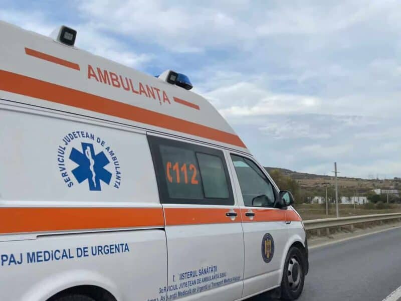 accident în cornățel: doi copii pe trotinetă implicați într-un incident rutier cu o mașină