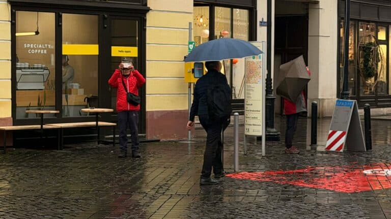 zile de ploi intense și temperaturi scăzute: prognoza meteo de la anm