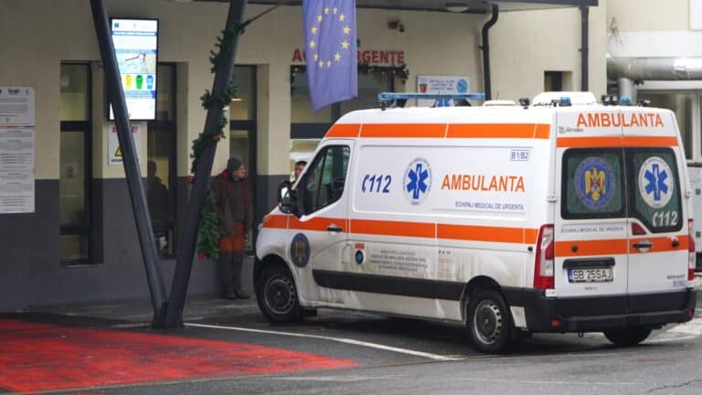 accident pe strada jina: două persoane rănite din cauza neacordării de prioritate