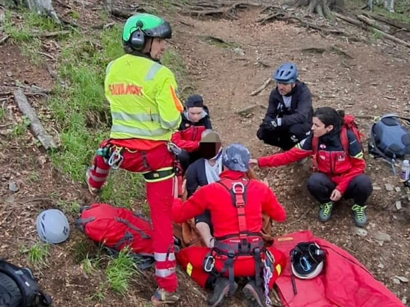 salvare de urgență în zona cabanei suru: biciclist transportat cu elicopterul la sibiu