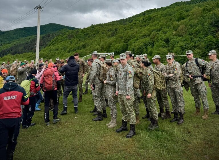 mobilizare impresionantă pentru găsirea copilului dispărut în județul sibiu, cu implicarea militarilor în căutarea lui alex