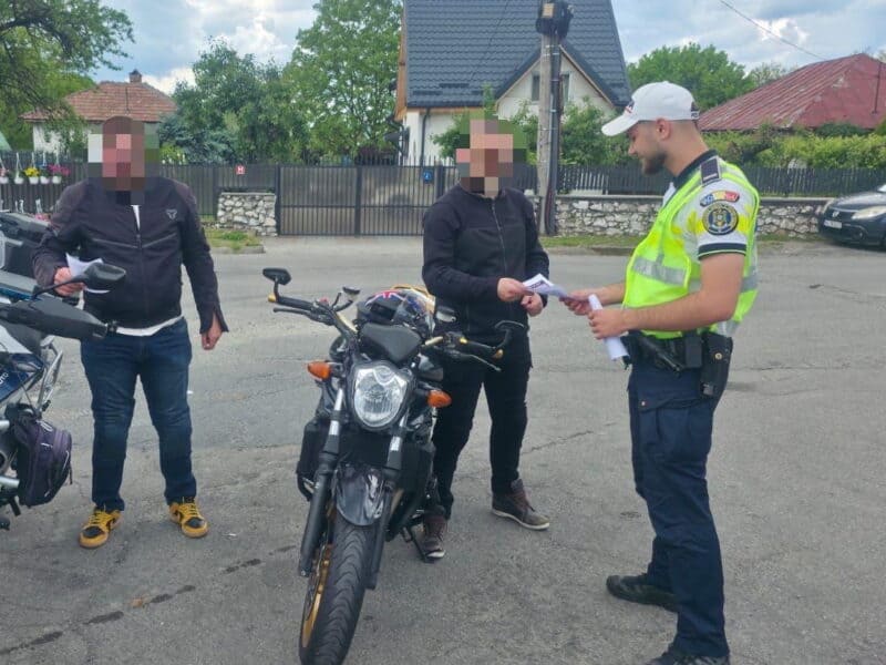 poliția din mediaș surprinde un motociclist fără permis pe stradă
