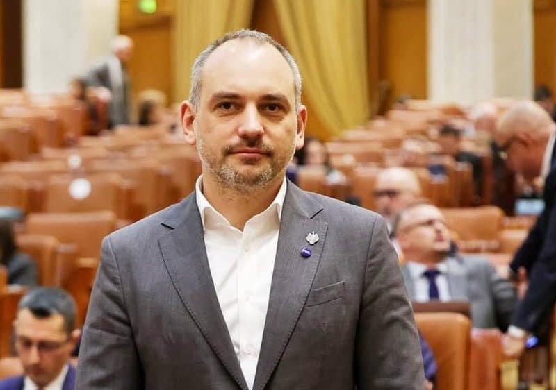 adrian echert: deficitul bugetar al româniei se reduce, însă stabilitatea financiară încă nu este atinsă