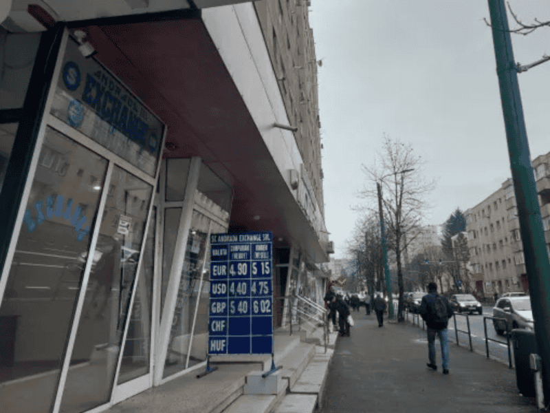 moneda națională în declin: euro se apropie de 5,2 lei