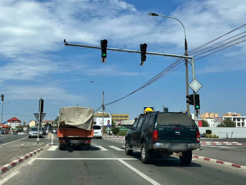 amenzi sporite pentru șoferii care blochează intersecțiile, inclusiv pe culoarea verde