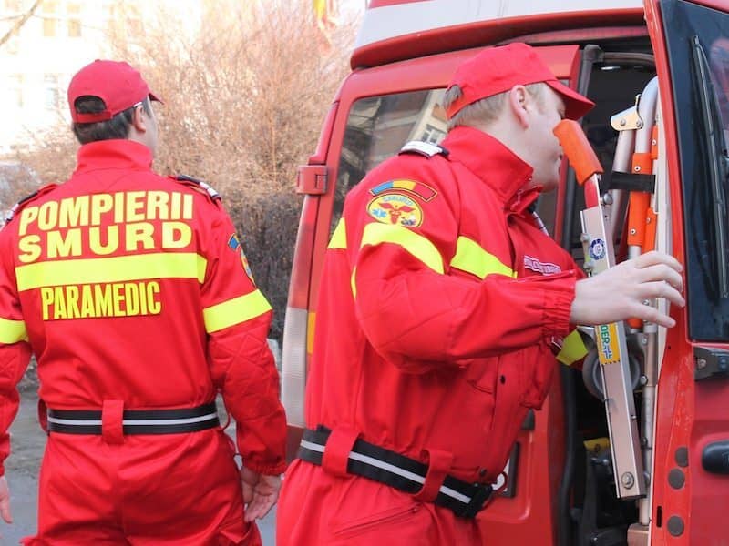 bărbat rănit într-o fabrică din șura mică după ce și-a prins mâna într-un utilaj