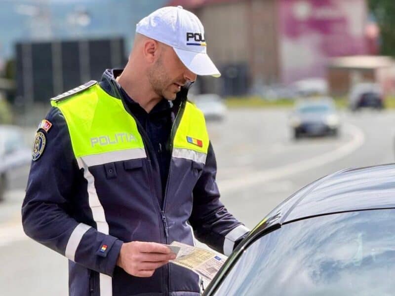 șofer în vârstă de 78 de ani, depistat băut la volan pe dn1, în zona cârța