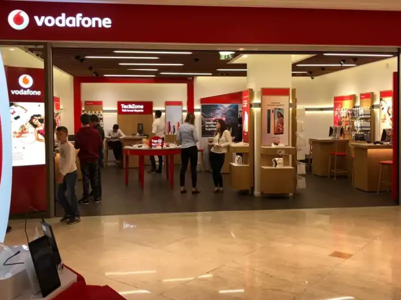 vodafone sancționată cu 1,5 milioane lei pentru tarife abuzive în roaming, un client fiind taxat instantaneu cu 49 de euro