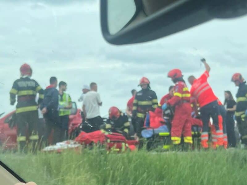 accident în lanț pe dn1, între avrig și bradu: 4 mașini implicate și 15 persoane evaluate medical