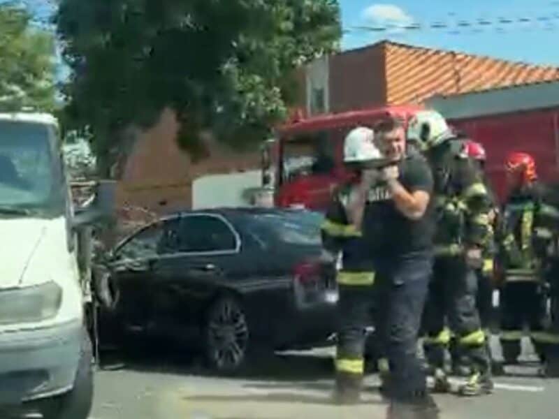 accident între o mașină și o autoutilitară în broscărie sibiu trafic îngreunat pe sensul sibiu – daia