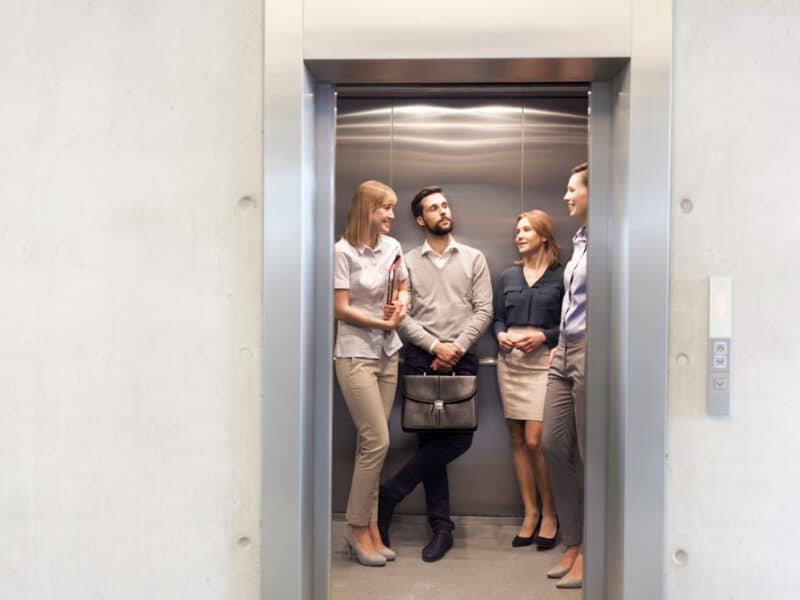 legea lift pentru viață adoptată de camera deputaților pentru accesibilizarea blocurilor vechi fără lift prin instalarea de lifturi, rampe și platforme elevatoare