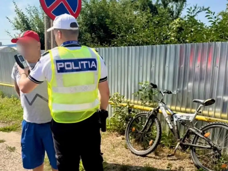 biciclist beat căzut pe carosabil în sibiu cu alcoolemie de 1,37 mg/l transportat la spital, polițiștii avertizează asupra riscurilor consumului de alcool la volan și pe bicicletă