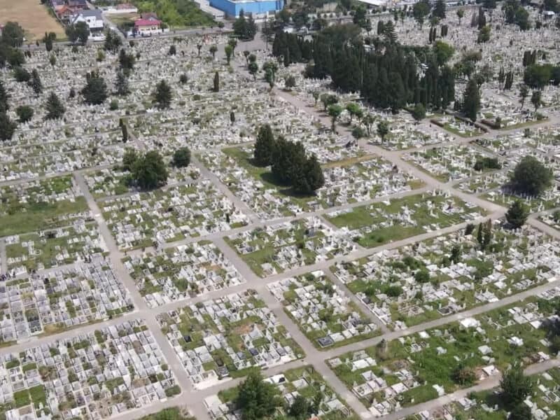 sistem digital pentru localizarea mormintelor din brașov cu gps și cod qr pe monument implementat în 90 de zile