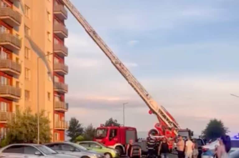 intervenție de urgență a pompierilor sibieni în avantgarden din cauza degajărilor de fum dintr-un apartament