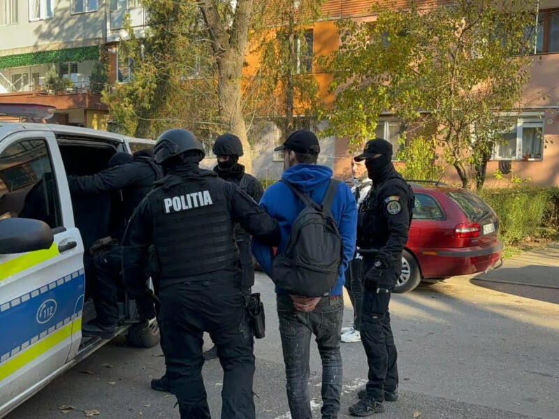 bărbat din ilfov reținut la sibiu pentru înșelăciune și infracțiuni informatice după ce a obținut credite fraudulos în numele unei femei din brașov