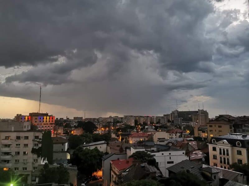 cod galben de ploi și vijelii în mai multe județe: prognoza meteo pentru sibiu