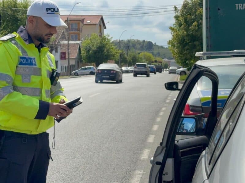 bărbat din sibiu oprit de poliție pentru conducere cu permisul suspendat