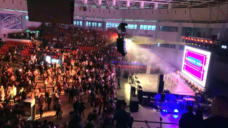 scandal uriaș la sibiu după a treia amânare consecutivă a concertului retro art sute de spectatori depun plângeri penale pentru înșelăciune împotriva organizatorilor elite production
