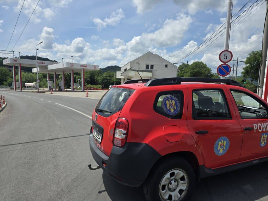 Scăpări de gaze la o benzinărie din Mediaș, după fisurarea rezervorului unei mașini 1 Scăpări de gaze la o benzinărie din Mediaș, după fisurarea rezervorului unei mașini