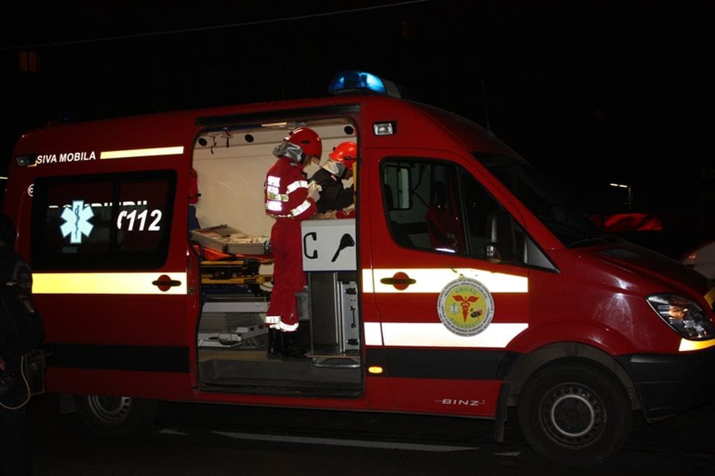 Accident pe autostrada A1 între Săcel și Cristian după explozia unei anvelope la un camion victime și intervenție medicală 1 Accident pe autostrada A1 între Săcel și Cristian după explozia unei anvelope la un camion victime și intervenție medicală