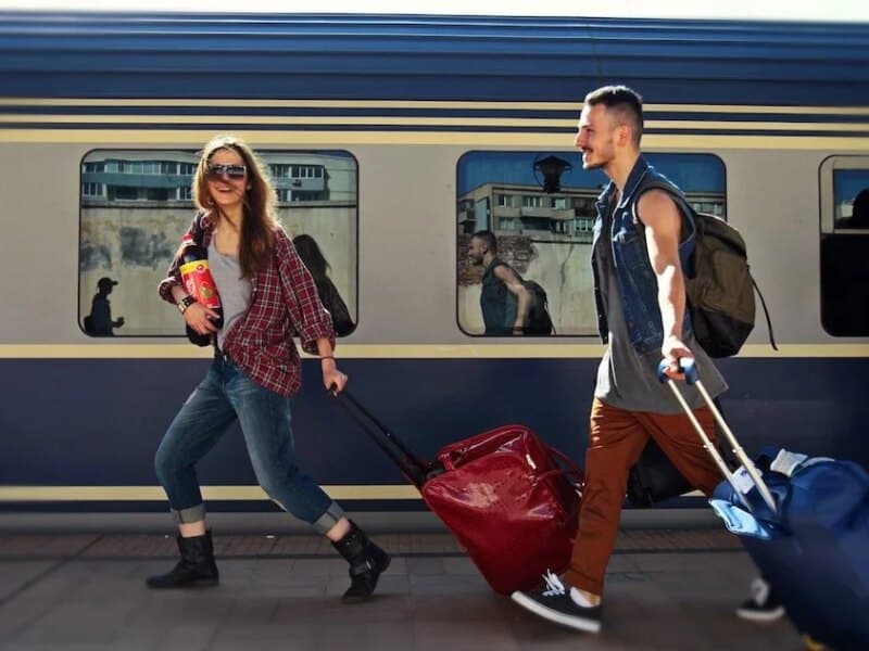 programul trenurile soarelui 2026 începe cu 60 de trenuri directe spre litoral și restricții temporare la stația costinești tabără până pe 30 iunie 2026